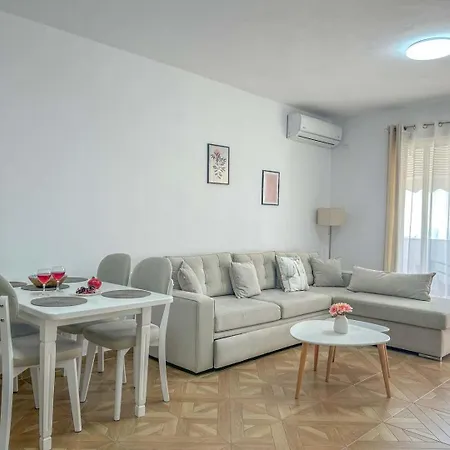 Economy By As 公寓 Durrës